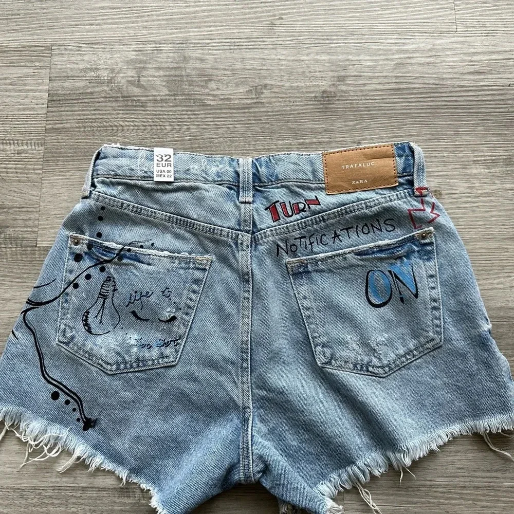 Zara painted shorts Sz 00 or XXS street wear cool girls only NWT - Picture 2 of 5